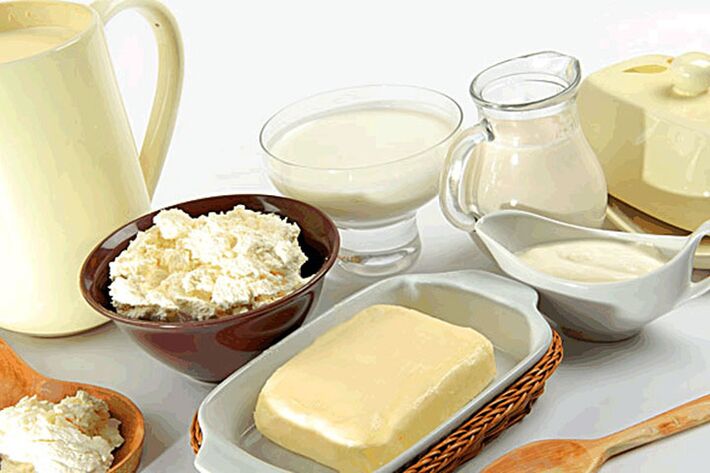 Produktet e qumështit për të bërë maska ​​kundër plakjes në shtëpi
